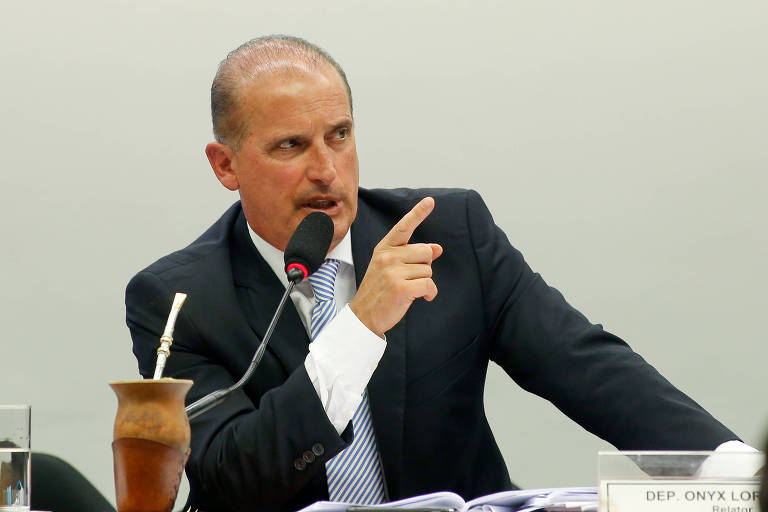 'Caça a petistas' de Onyx desarticula todo o corpo técnico da Casa Civil